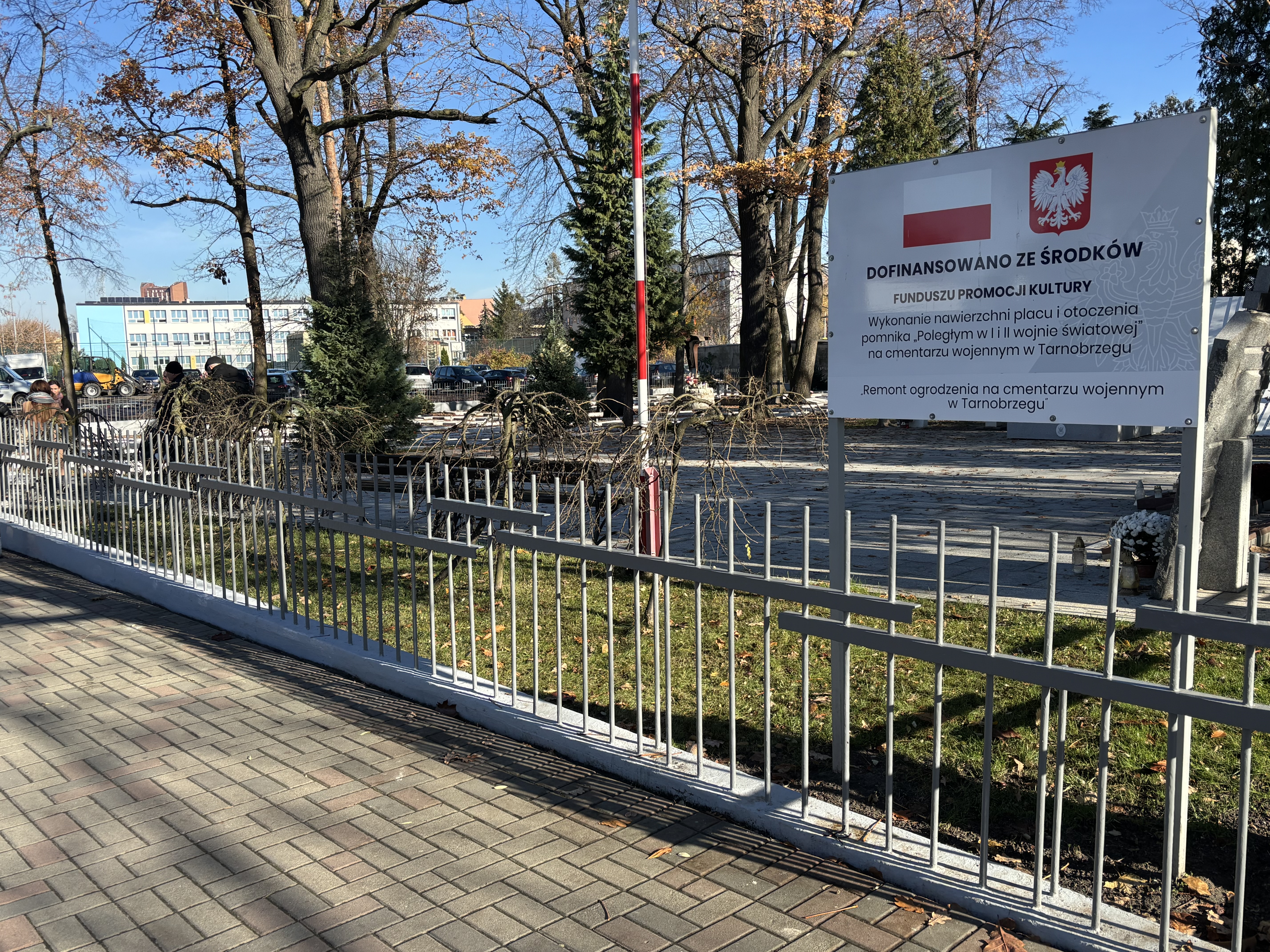 Projekt pn. „Remont ogrodzenia na cmentarzu wojennym w Tarnobrzegu” zakończony