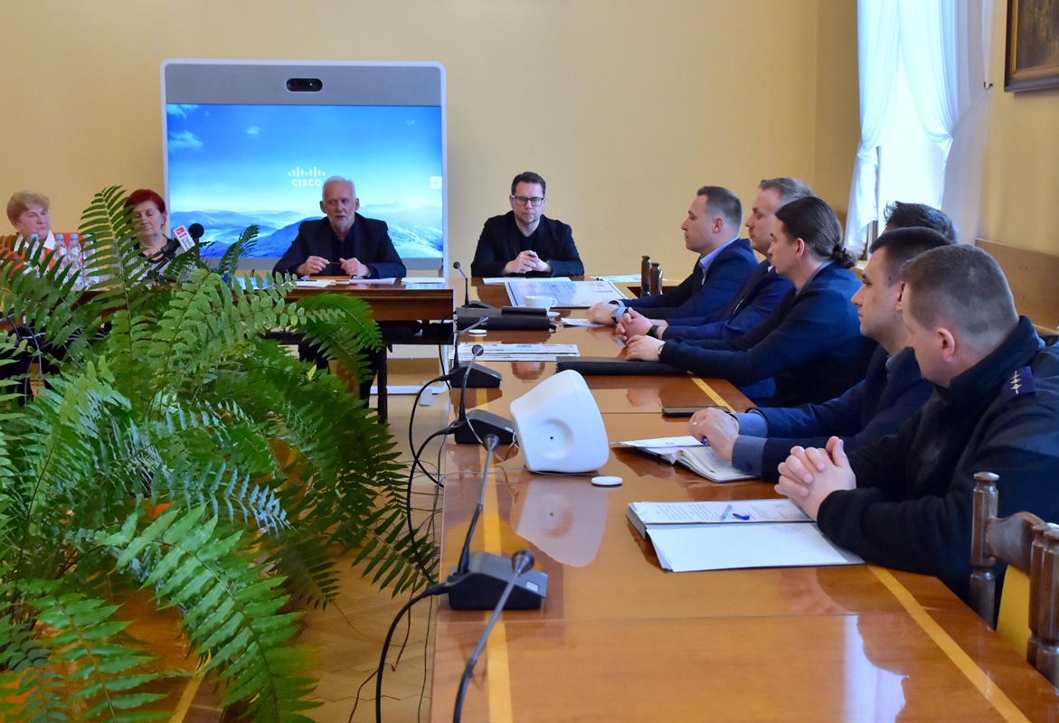 Bezpłatny telefon i kursy j.polskiego dla uchodźców