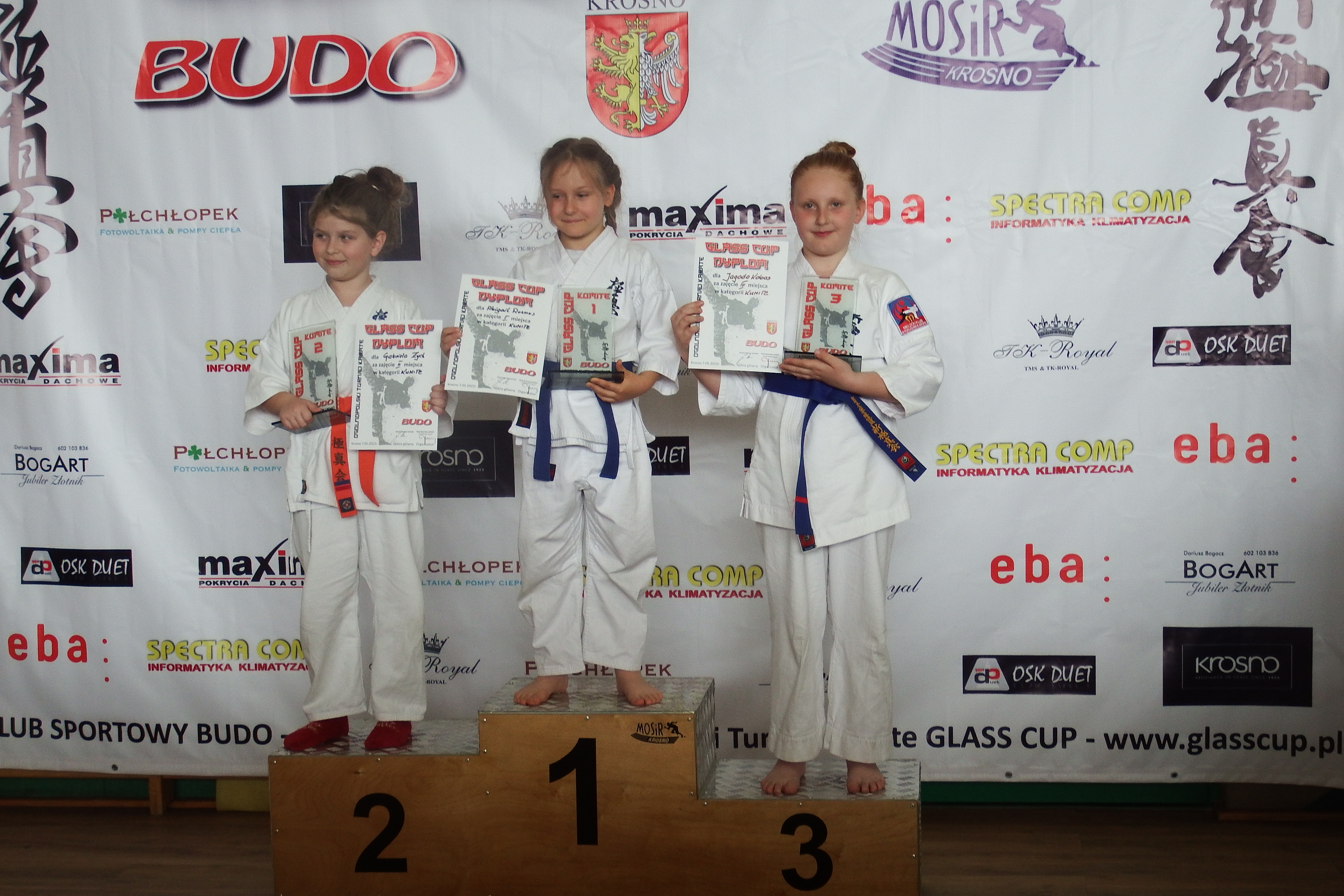 Zawodnicy Tarnobrzeskiego Klubu Kyokushin Karate 7 maja br. startowali na Turnieju Karate w Krośnie.