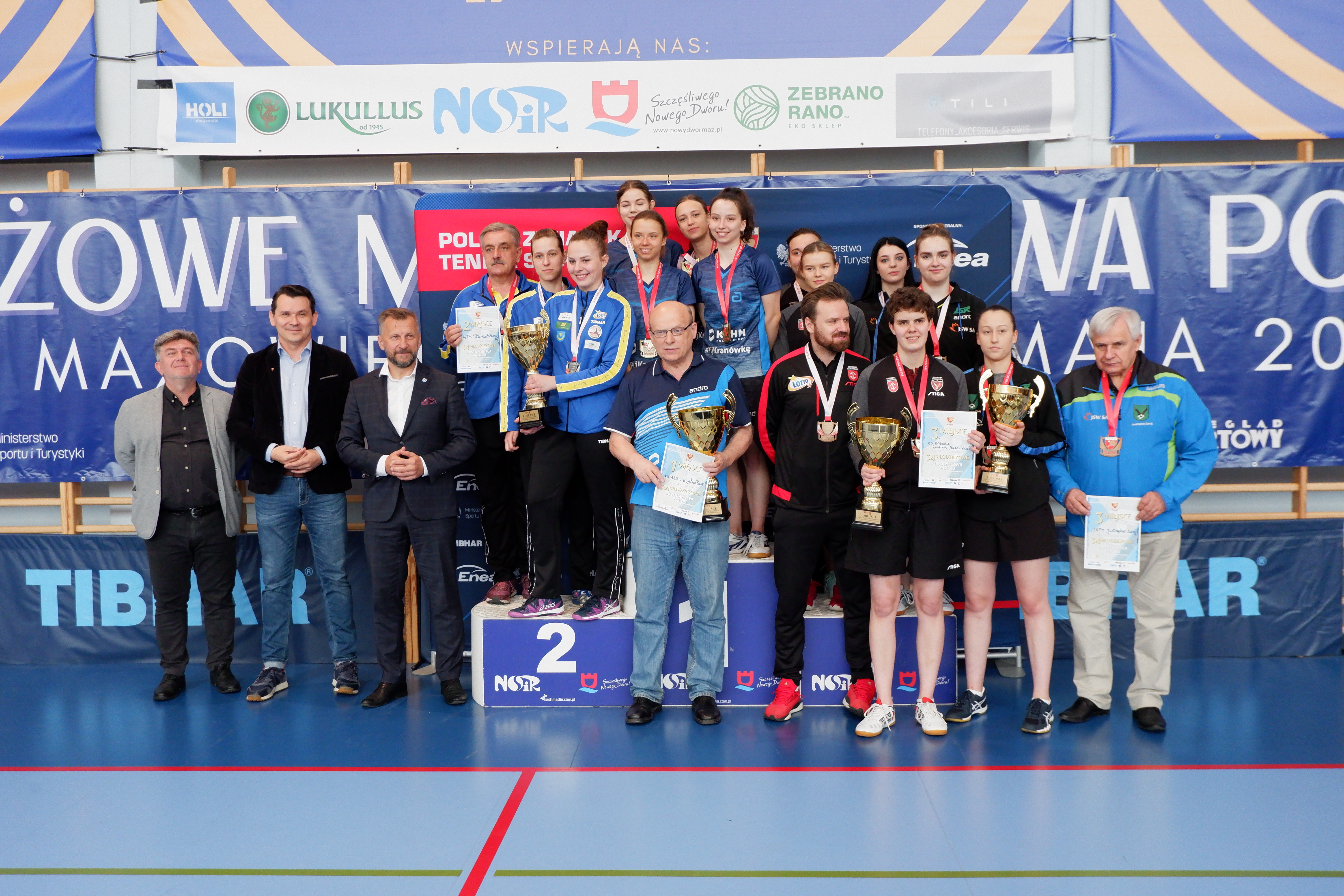 Zawodniczki KTS Enea Siarkopol Tarnobrzeg z medalami