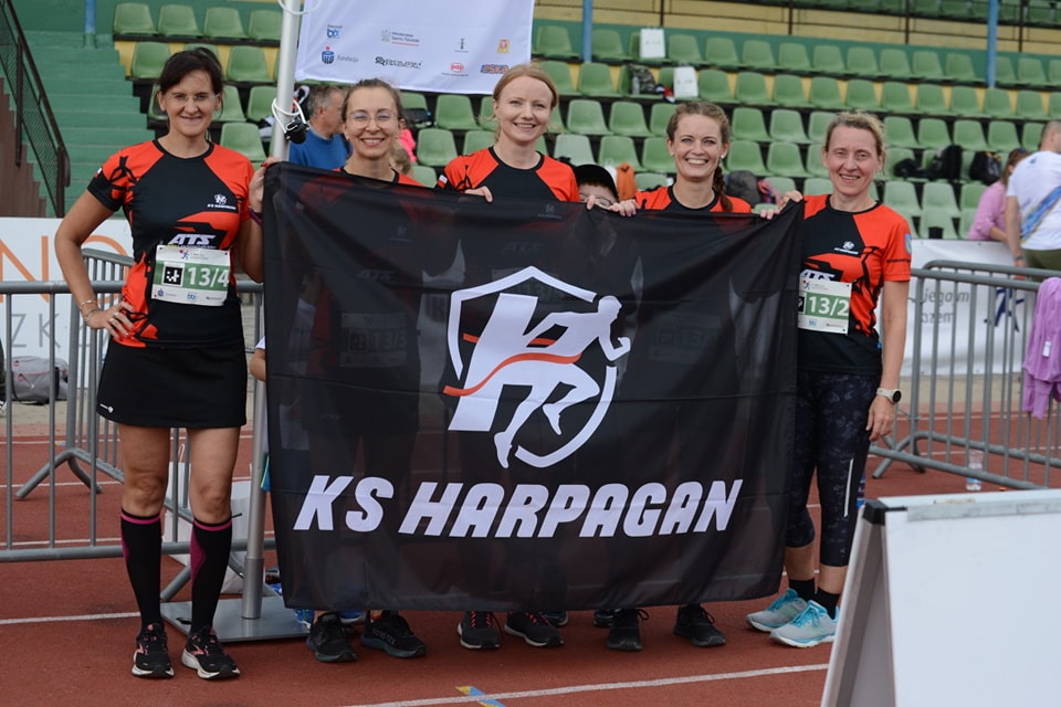 Sukces sztafet Klubu Sportowego Harpagan Tarnobrzeg i pomoc dla Marysi