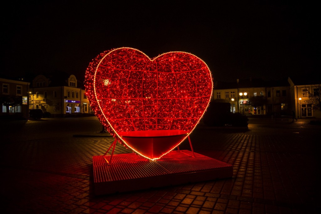 W Tarnobrzegu walentynkowo. Serce w centrum!