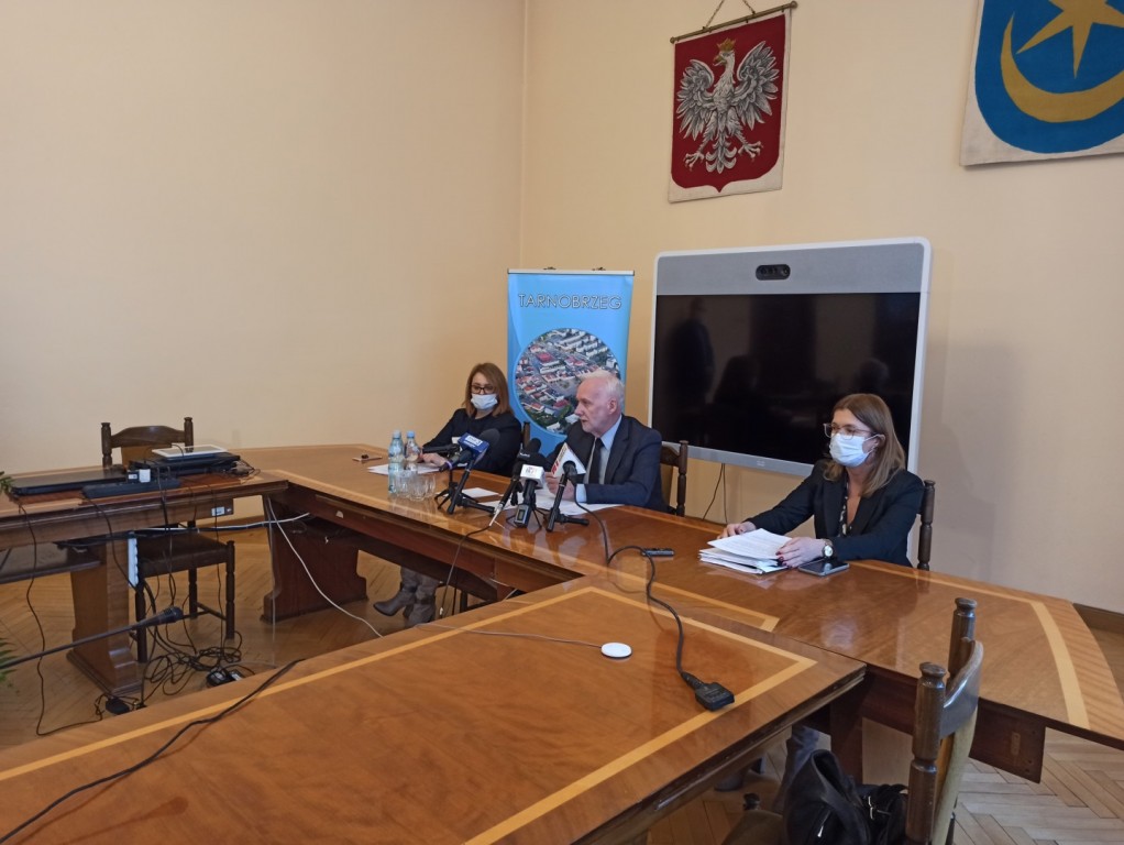 Konferencja m.in. o rozwoju instalacji OZE oraz „Widno i bezpiecznie”.