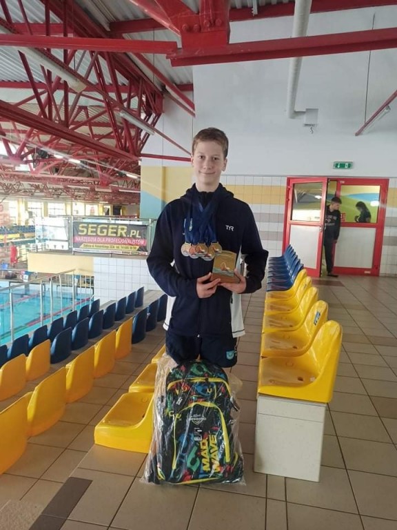 16 medali „Delfina”