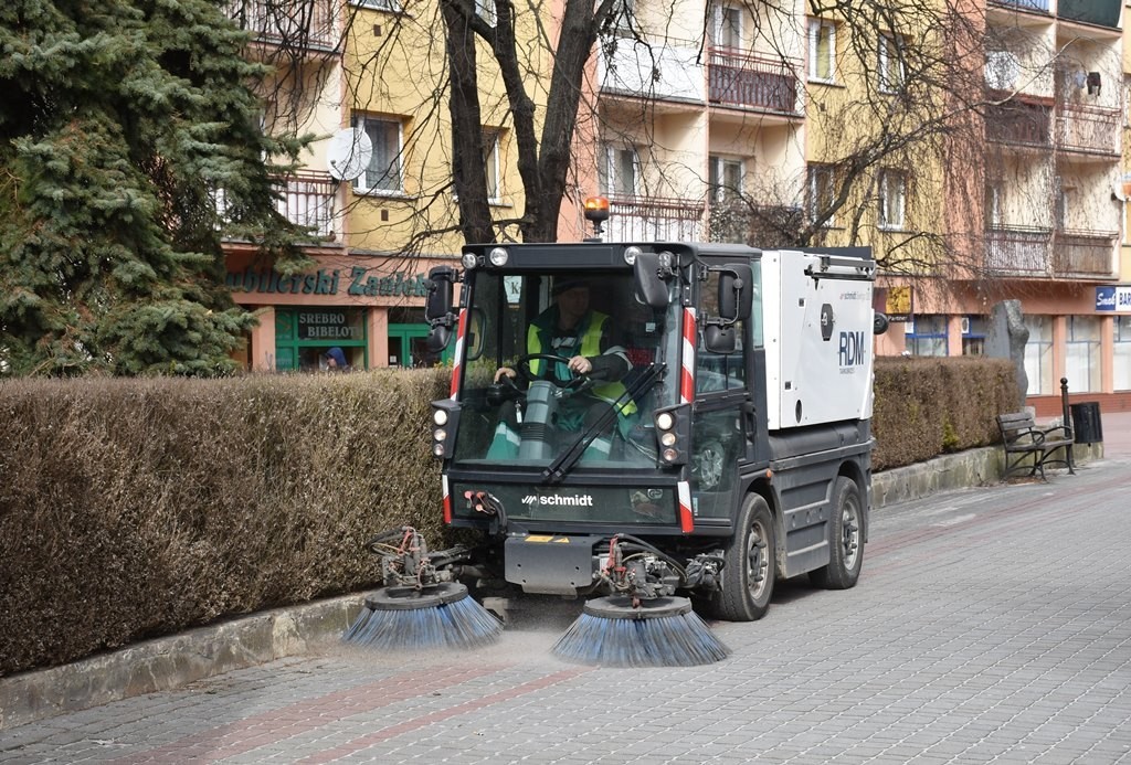 Wiosna na drogach i chodnikach